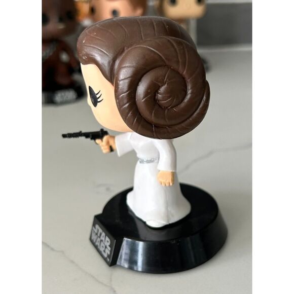 FUNKO STAR WARS Bobble Head Princess Leia with Buns - Picture 2 of 4